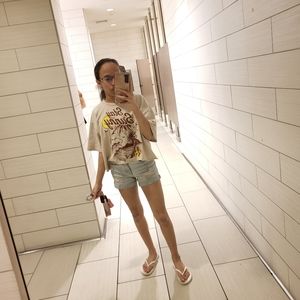 Meet your Posher, Shaina